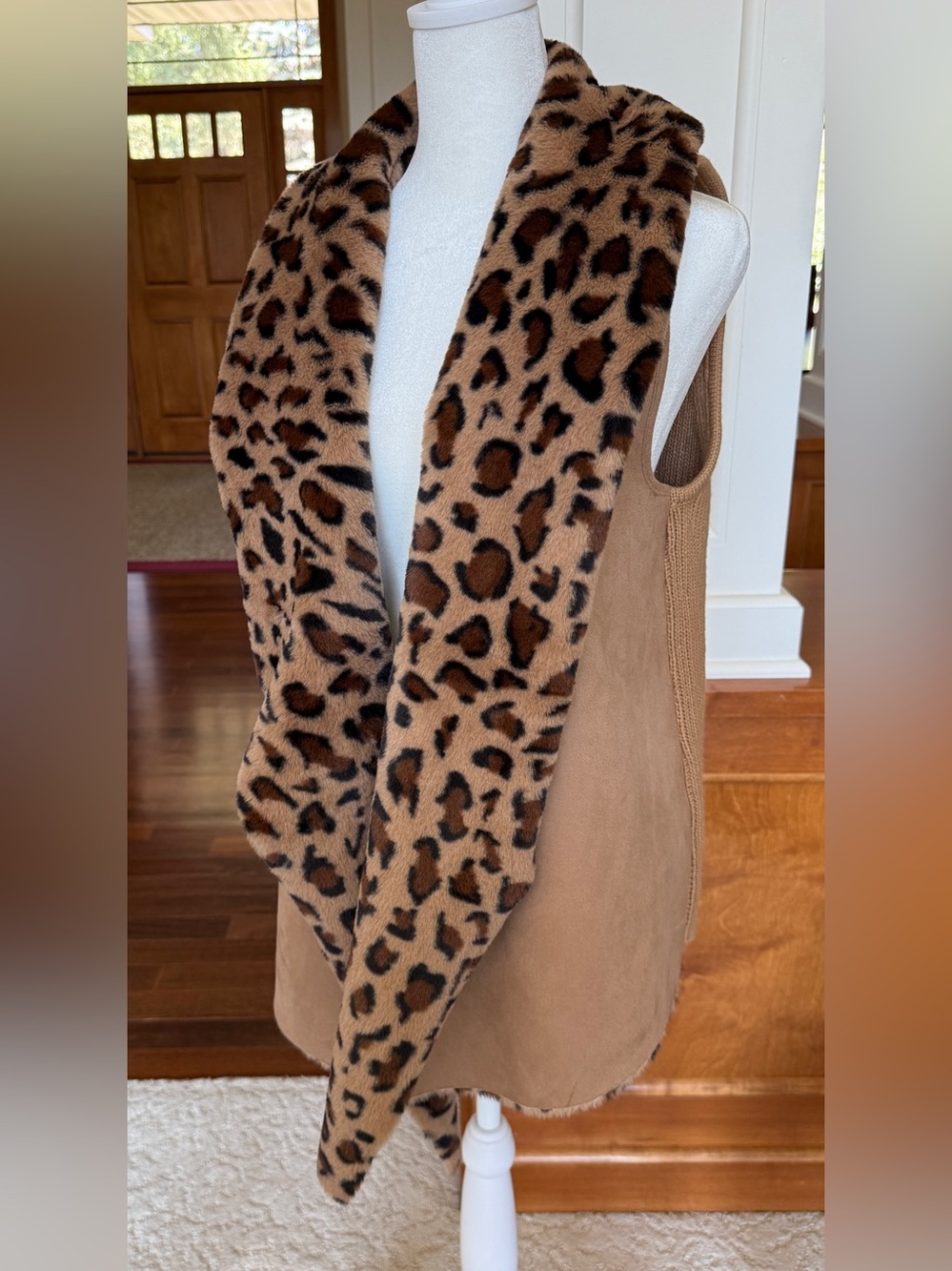 Kate & Sam Large Leopard Print Faux Fur Trim Sleeveless Vest